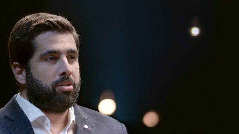 “La diferència entre el que ets i el que vens en xarxes socials es diu frustració”