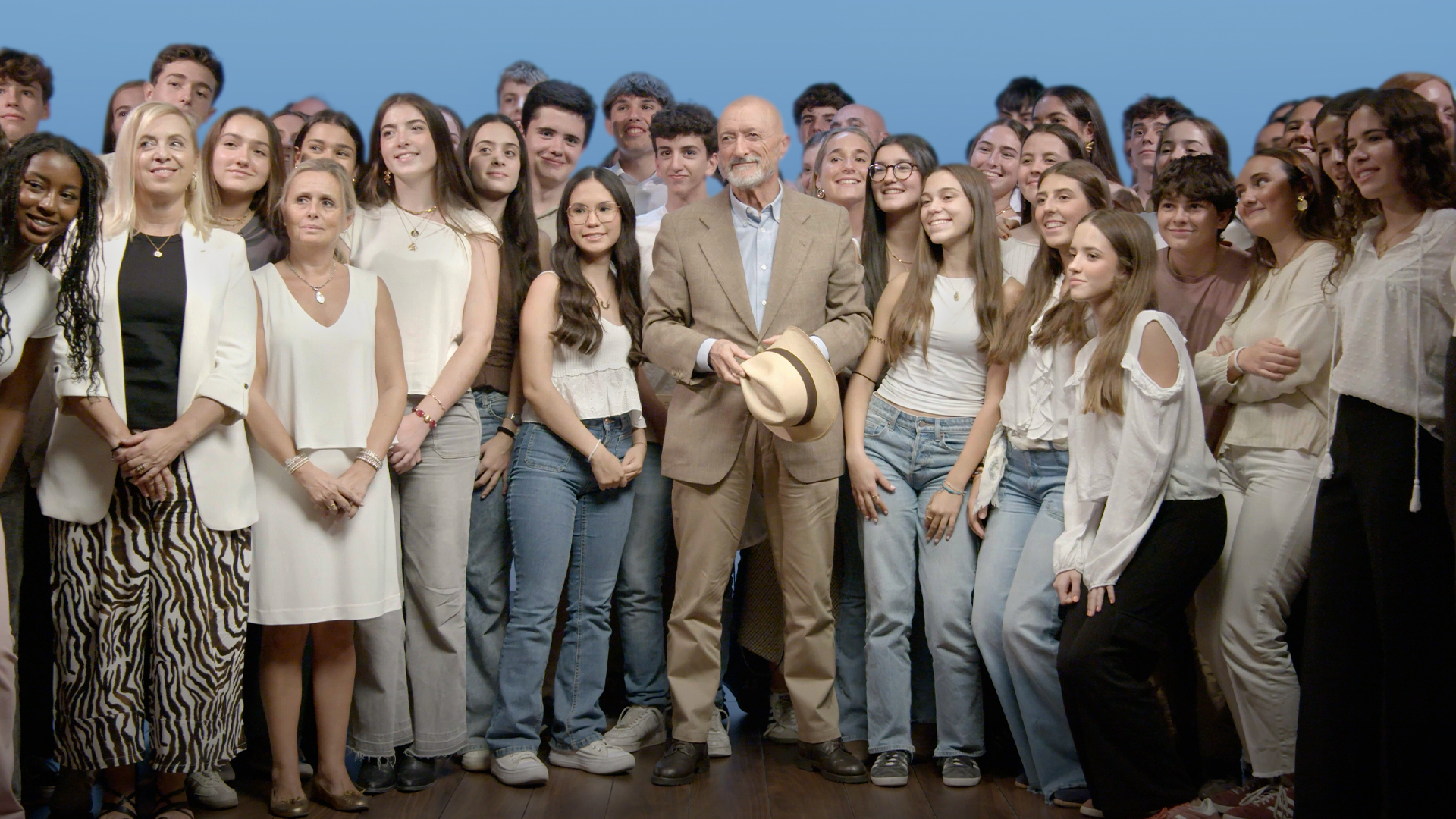 1920x1080-01-ARTURO PEREZ REVERTE