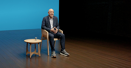 La sonrisa del que llega último