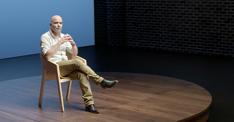 “Un llibre són 30 signes combinats a l’infinit”