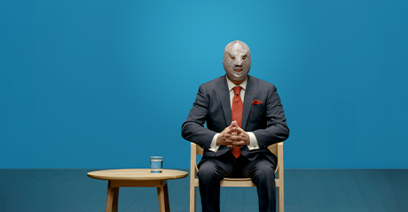 El hombre detrás de la máscara